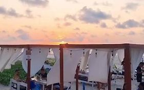Quarto em AP compartilhado Ponta da areia